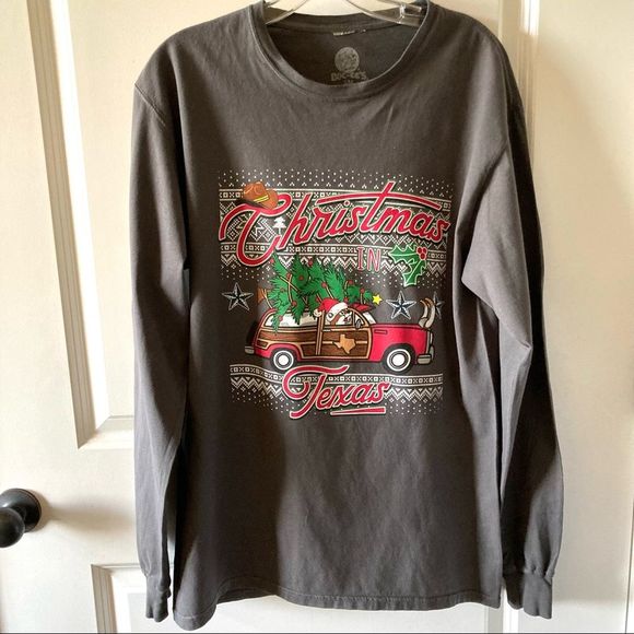 buc-ees Other - Buc-ee’s Christmas Tee shirt
